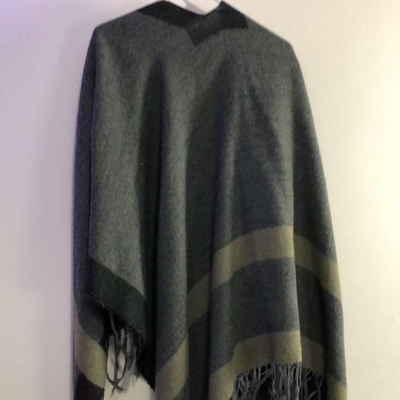 Dynamite warm shawl - Picture 5 of 5